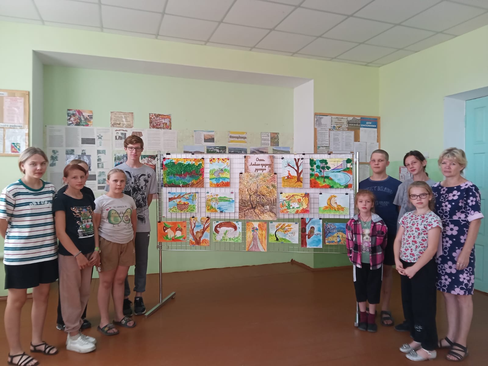  Выставка детских и юношеских рисунков на тему 